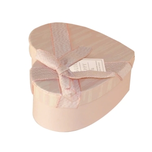 PUDEŁKO PREZENTOWE SERCE KOKARDKA JASNORÓŻOWE 19x17x7,5сm